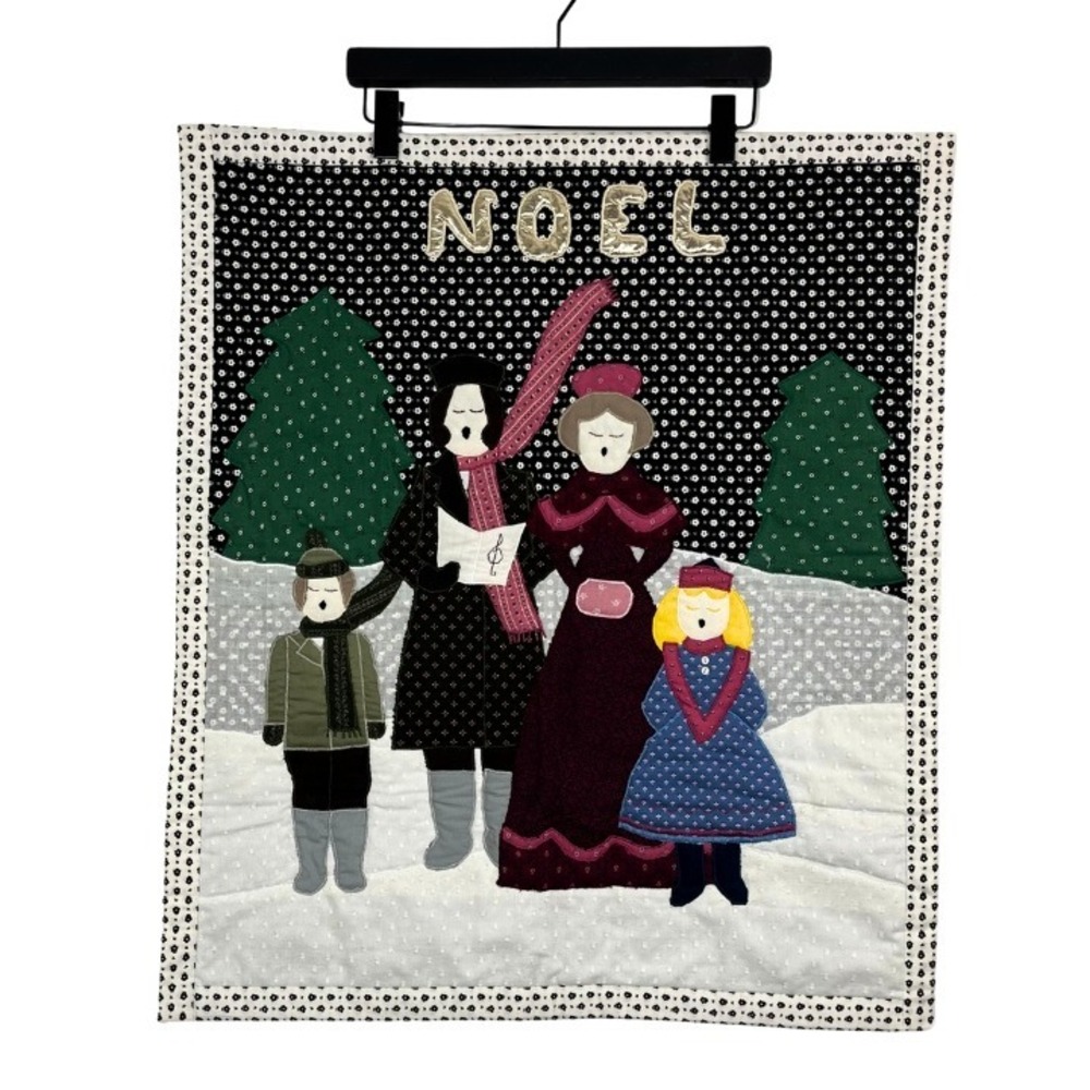 80s Handmade Quilted Christmas Wall Hanging "NOEL" Carolers Appliqué Art 25"x28"